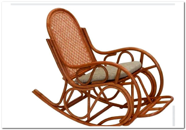 Кресло–качалка 05/17 со светлой подушкой на сиденье из ротанга с подножкой } заказать в Курске по цене 30 500 руб. с доставкой в Курск